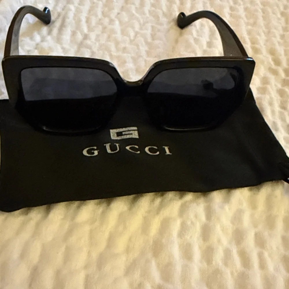 Gucci Black Sunglasses with dusty - Picture 5 of 7
